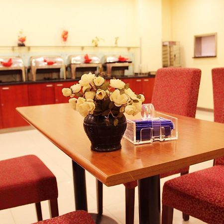 Hanting Hotel Shanghai South Railway Station Luoxiang Road Branch Exteriör bild