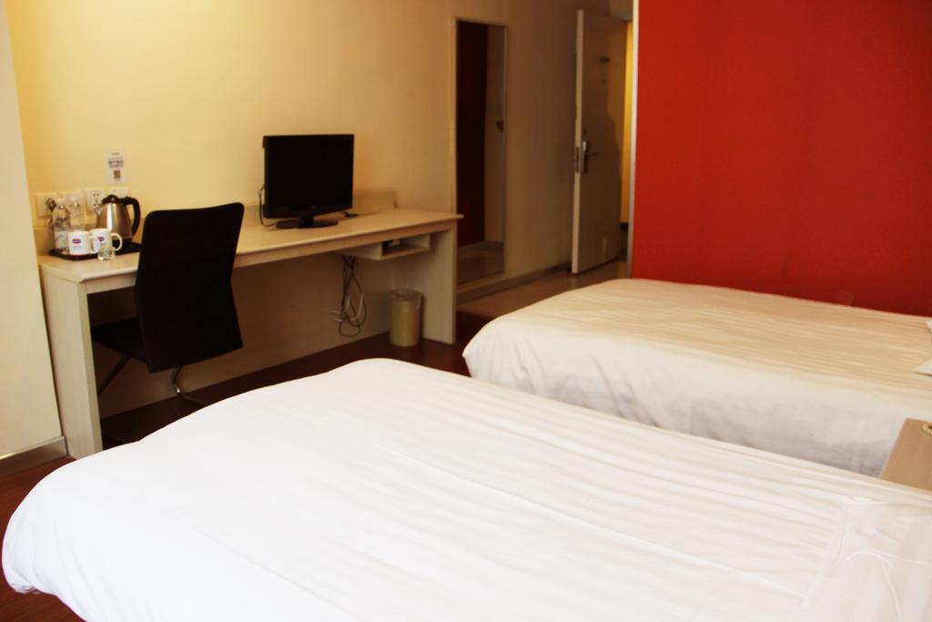 Hanting Hotel Shanghai South Railway Station Luoxiang Road Branch Rum bild